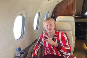 Các siêu sao làm gì trên máy bay riêng?