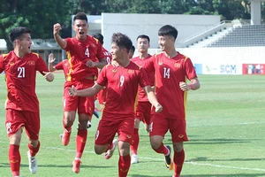 Thắng Philippines 4-1 nhưng VN khó nhất bảng sau 2 lượt trận