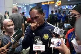 Vì sao ông Waras khóc?