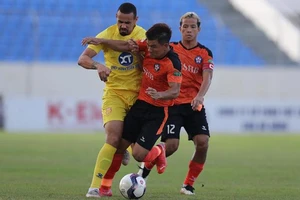 Cầu thủ trẻ lập siêu phẩm, SHB Đà Nẵng thắng Nam Định 