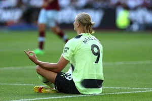 Haaland rực sáng trận mở màn Premier League