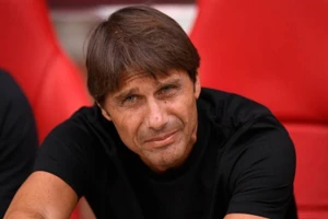 Conte “đá đểu” Tuchel và Ten Hag