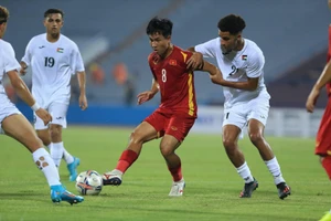 U-20 Việt Nam hòa Palestine: Giữ chân, giữ cẳng
