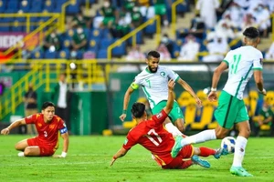 HLV Herve Renard cuống cuồng với mục tiêu vòng 16 đội