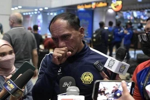 HLV Malaysia mới thành người hùng, giờ đã bị fan lạnh nhạt