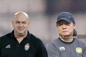 Dư luận Malaysia “đổ dầu vào lửa” vụ HLV Kim và Hodak