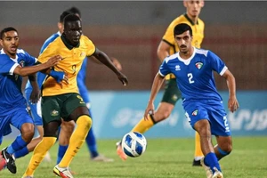 Úc và Iraq cùng thắng, Thái Lan lo lắng