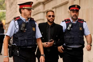 Neymar nói với tòa điều gì?