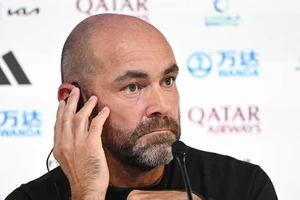 Trận đánh lịch sử của chủ nhà World Cup