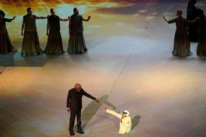 World Cup 2022: Lịch sử Đông - Tây, kết nối quá khứ với tương lai