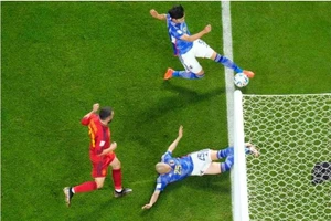 Bàn thắng của Ao Tanaka không oan cho Tây Ban Nha