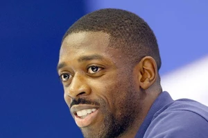 Dembele: 'Không có 1 centimet trống cho Messi hoạt động'