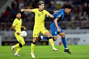 Đánh bại Malaysia, Thái Lan tranh ngôi vô địch với Việt Nam
