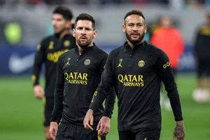 Chùm ảnh Messi, Neymar quay lại Qatar, chuẩn bị đối đầu với Ronaldo