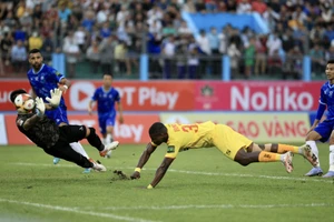 Khánh Hòa bại trận ngay trên sân nhà vì ‘người cũ’