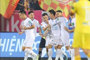 “Sóc con” Ngọc Quang ghi bàn giúp HA Gia Lai có điểm 