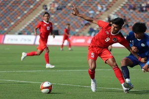 Campuchia lên ngôi đầu bảng SEA Games 32