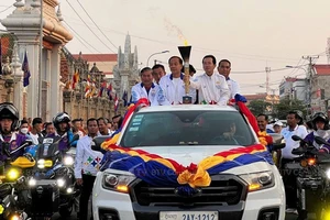 Bơi lội Campuchia treo thưởng 240 triệu/HCV