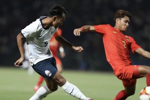 Chỉ có phép thần, U-22 Campuchia mới vào bán kết