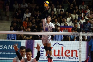 Bóng chuyền Campuchia ngược dòng hạ Thái Lan vào chung kết kịch tính