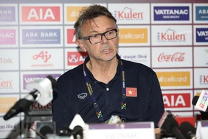 HLV Troussier nói gì sau trận hòa Thái Lan?