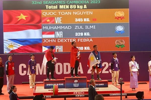 Chùm ảnh Nguyễn Quốc Toàn chinh phục hạng cân 89kg