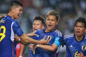 Samurai hạ “những con sư tử Teranga”, Brazil bị Ý cho “phơi áo”