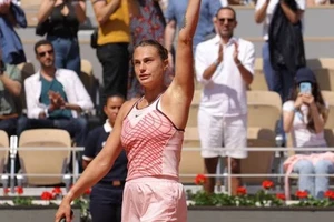 Roland Garros ‘nóng’ ngay từ đầu