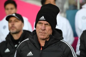 So sánh với tuyển VN, HLV Stajcic phản ứng cực gắt việc tuyển Philippines là “đội B của Mỹ” 