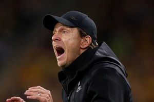 Kerr chấn thương phải ra sân nhằm cứu vãn tuyển nữ Úc