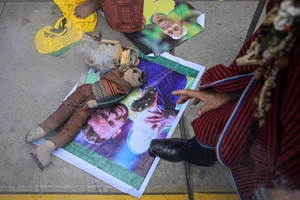 Hàng trăm thầy mo khắp Peru “yểm bùa” Neymar