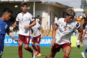 Tuyển Campuchia tan vỡ giấc mơ, Singapore đi tiếp