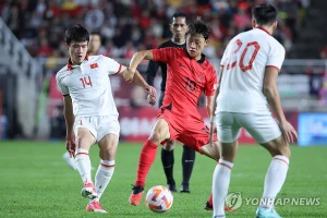 Thắng tuyển Việt Nam 6-0, Klinsmann tạo nhiều kỷ lục 