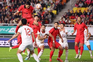 Kim Min-jae ghi bàn cho Bayer Munich như vào lưới Đặng Văn Lâm