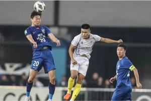 Hà Nội FC ngược dòng hạ Wuhan của Trung Quốc