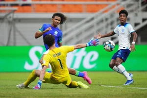 3 đội Anh, Brazil và Iran cùng sáu điểm ở bảng C World Cup U-17