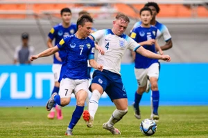 Uzbekistan tạo “địa chấn” tiễn đàn em Bellingham, Foden về nước