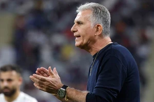 Dẫn tuyển Qatar lên đỉnh bảng, nhưng cựu “cánh tay mặt" của Sir Alex vẫn bị sa thải