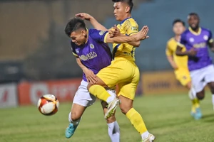 SL Nghệ An như rơi vào thế “mai phục” tại Hàng Đẫy