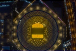 Tuyển Việt Nam toàn đá “giờ vàng” và 3 sân thi đấu