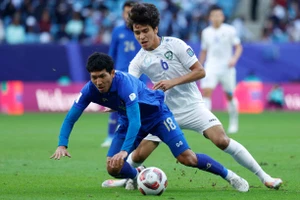 Thua Uzbekistan, Thái Lan bị loại khỏi Asian Cup