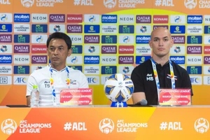 Cựu tiền vệ LPBank HAGL dẫn dắt Bangkok Utd “tìm cách” chạm trán với Ronaldo, Benzema nhưng bất thành