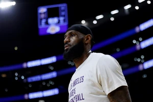 LeBron James vươn lên đỉnh cao nhất NBA