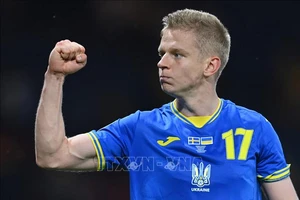 Zinchenko tặng 1 triệu bảng cho đất nước và sẵn sàng khi tổ quốc cần