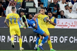 Clip quá trình Ronaldo thành "con mồi" khi dính bẫy Al Bulayhi như thế nào?