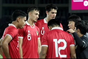 Thầy trò HLV Shin Tae-yong ra ngõ gặp “kèo thơm” 