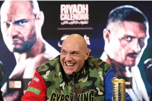 Thượng đài đi Tyson, đừng đấu 'võ mồm' nữa!