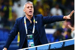 Ronaldo, Benzema, Kante... nằm ở nhà xem hai HLV 7x Crespo - Kewell thể hiện