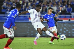 Crespo “binh” thế nào khi Al Ain thua ở Nhật?