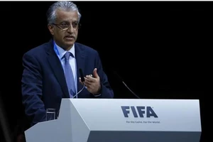 Đại hội FIFA ở Bangkok, châu Á chống lưng Palestine, Anh bán Premier League cho Mỹ